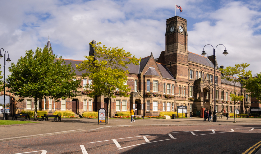 St Helens Town Hall © Pete Stuart / Shutterstock.com