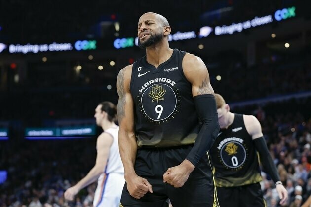 Mavs visit Golden State as Warriors to retire Andre Iguodala's No. 9