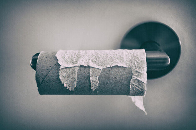 US-Canada trade war rolls into bathroom