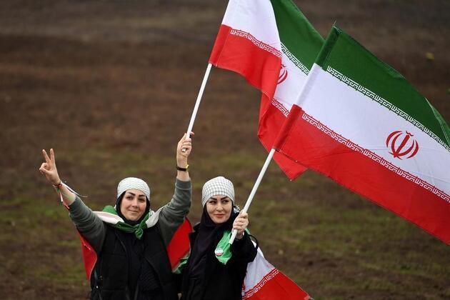 Iran reasserts missile "red line" as U.S. orders 2nd carrier to region