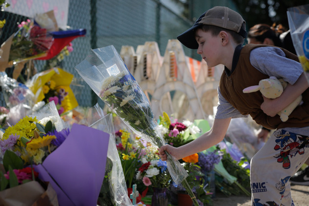 CANADA-VANCOUVER-CAR CRASH-MOURNING