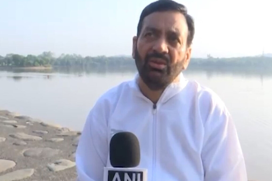Haryana formulates fuel-saving SOP; CM Nayab Saini rides bicycle to Sukhna Lake, pitches "Healthy India, Healthy Haryana"