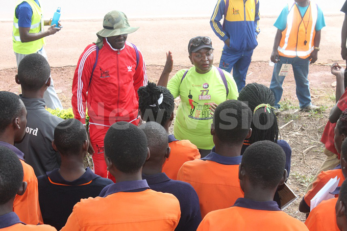 kemba speaks to students about the ourney of ope in ugazi