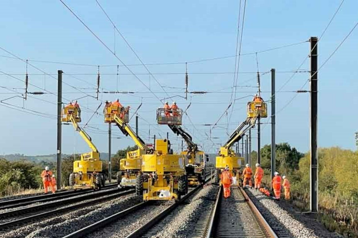 Network Rail Completes 84m Overhead Line Upgrade Between London And Bedford