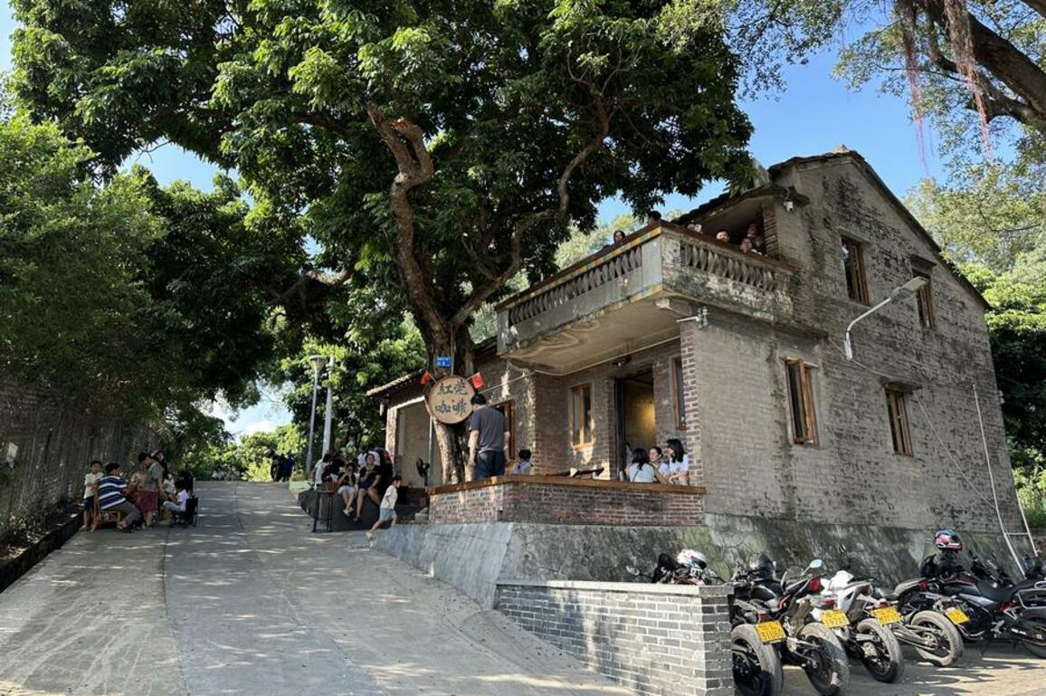 Village cafes brewing new getaways in rural China