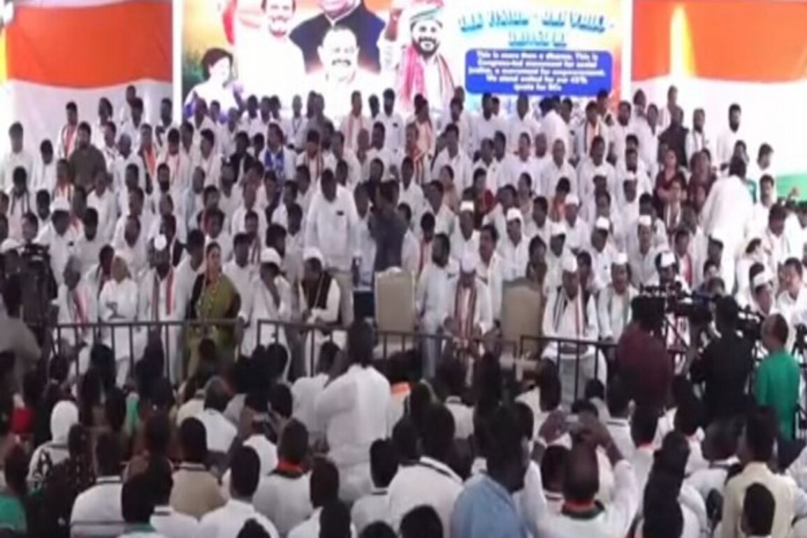 "We are waiting to see what the BJP's stance will be...": Top Telangana Congress leaders gather in Delhi's Jantar Mantar over BC reservations