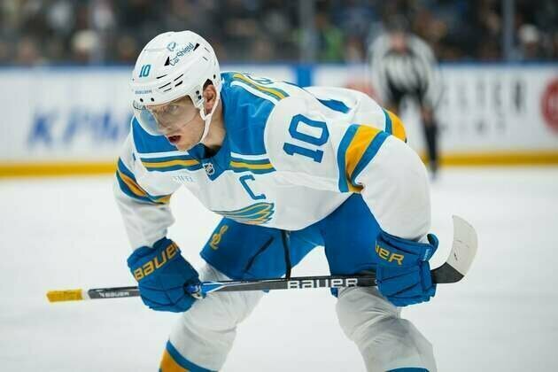 Blues happier heading into Blackhawks battle after pair of road wins