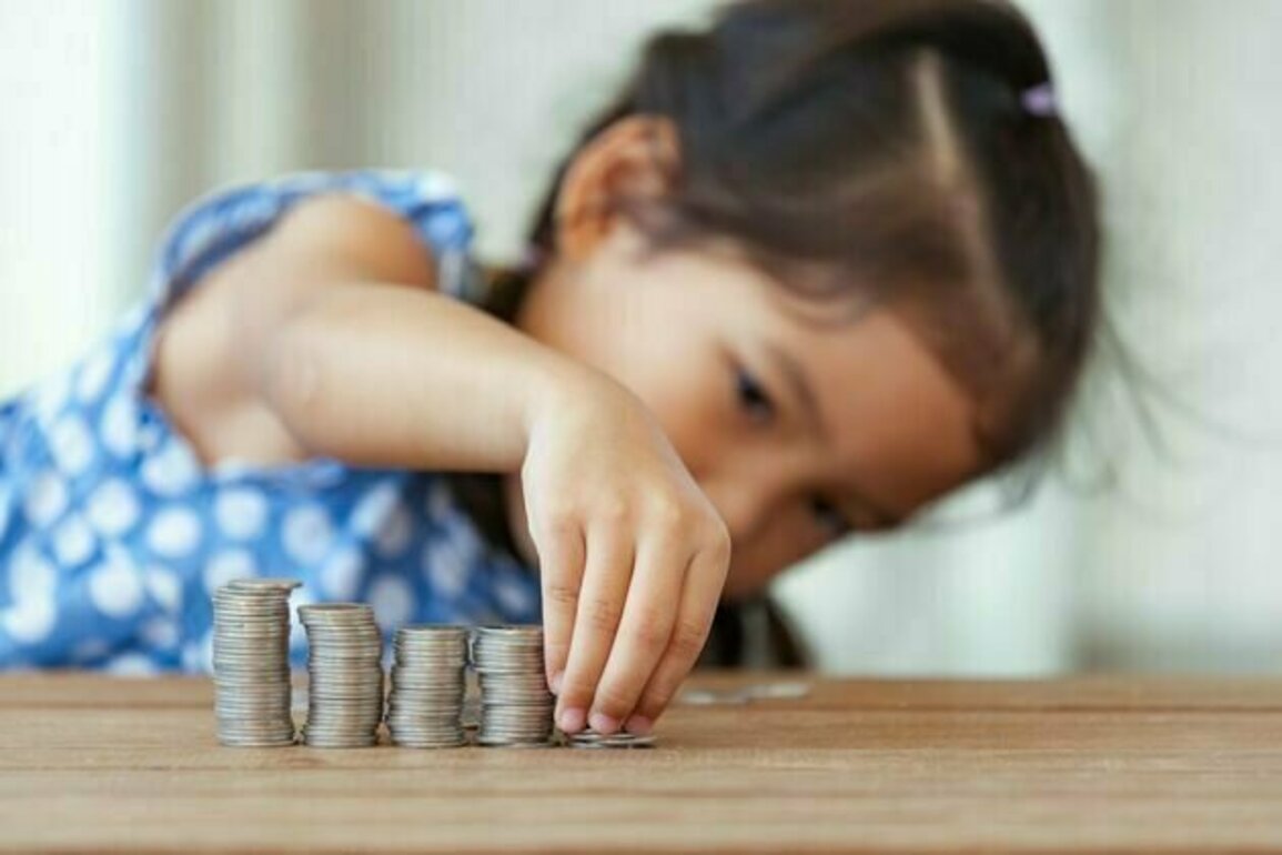 What does pocket money teach children? It can offer social as well as financial education
