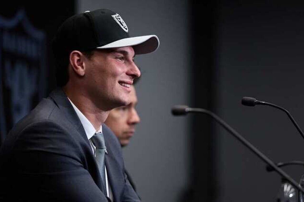 Top quotes from Fernando Mendoza's introductory press conference