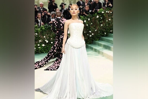 Ariana Grande jokes she wants "a tiny mouse" to play her in hypothetical biopic
