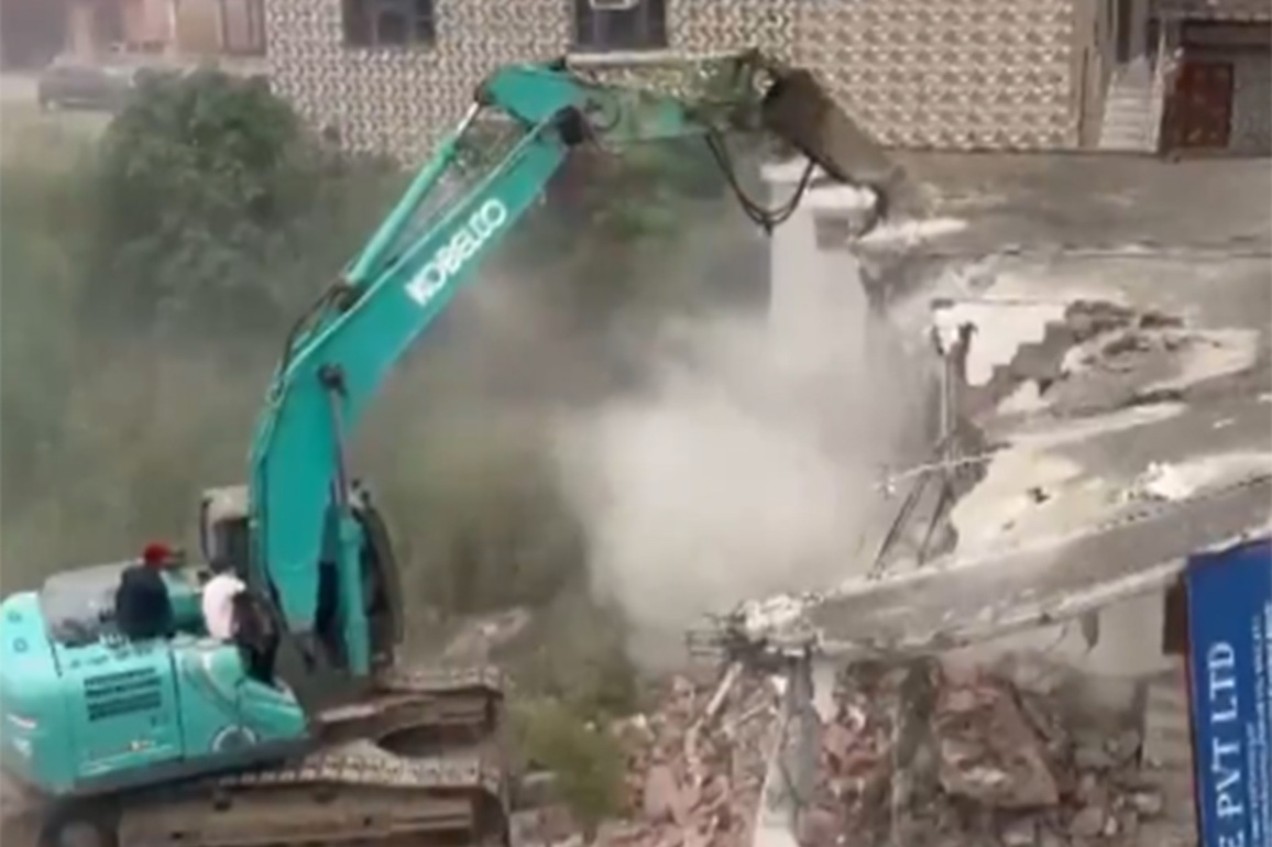 J-K: District Administration conducts demolition drive against properties of drug smugglers in Jammu