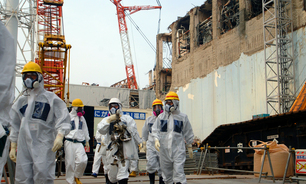 IAEA experts depart Unit 4 of TEPCO's Fukushima Daiichi Nuclear Power Station on 17 April 2013 as part of a mission to review Japan's plans to decommission the facility