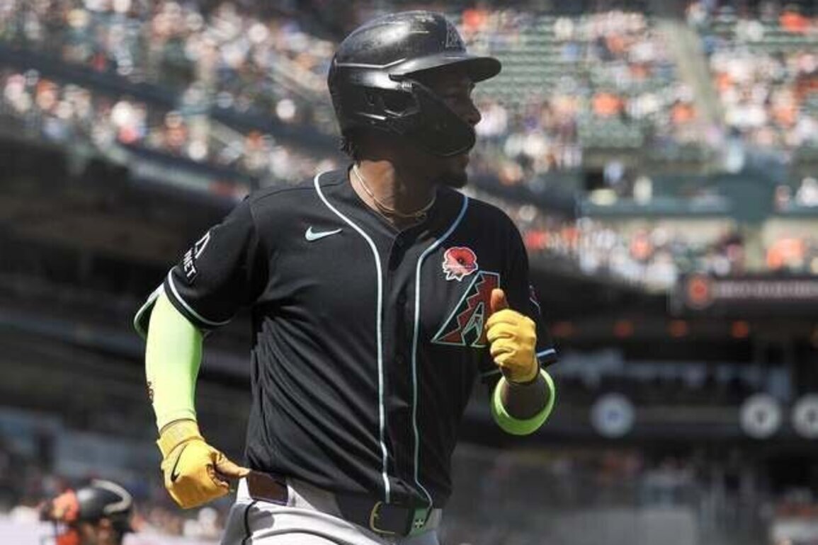 Diamondbacks swing away at Giants, nab series-opening win