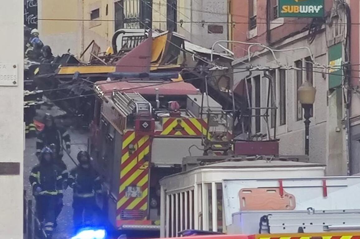 Lisbon's Gloria Funicular derails, leaving 15 dead, 18 injured: media reports