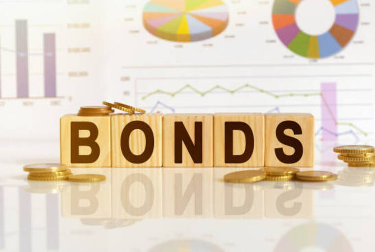 Strategic income investing: Bank loans and high-yield bonds in focus
