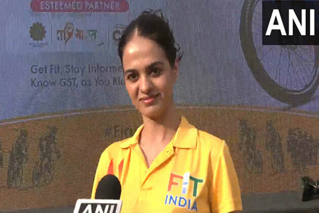 "The vision is a fitter Bharat": Tania Sachdev joins 'Fit India Sundays on Cycle' marathon at Major Dhyan Chand Stadium
