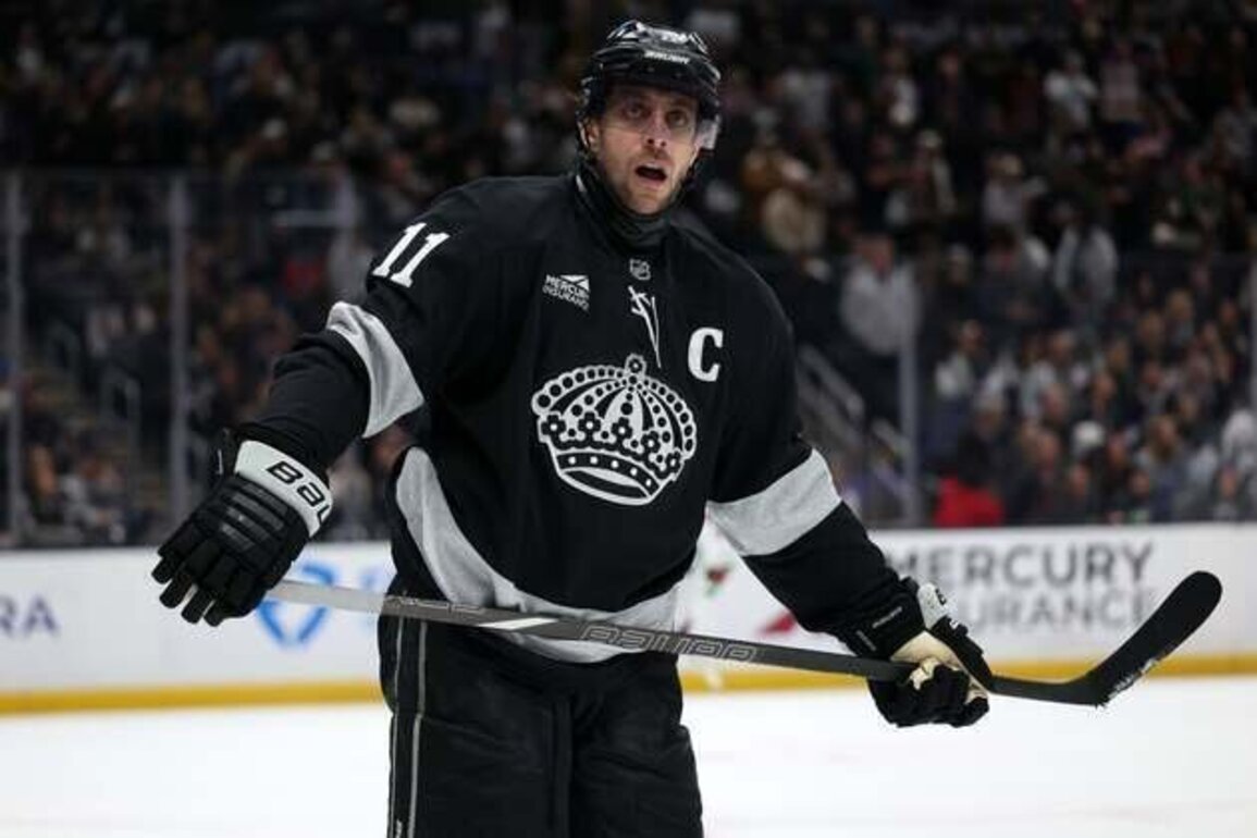 Kings place F Anze Kopitar on IR, get back F Corey Perry