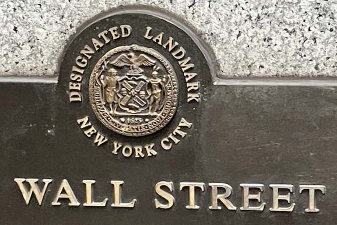 Dow Jones drops 99 points in lackluster day on Wall Street