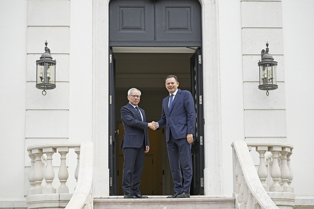 Macao chief executive's Europe visit highlights SAR's bridge role, say experts