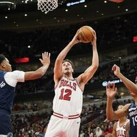 Bulls' Zach Collins out at least 4 weeks after wrist surgery