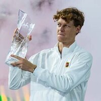 Jannik Sinner soaks up the sunshine, claims Miami Open over Lehecka