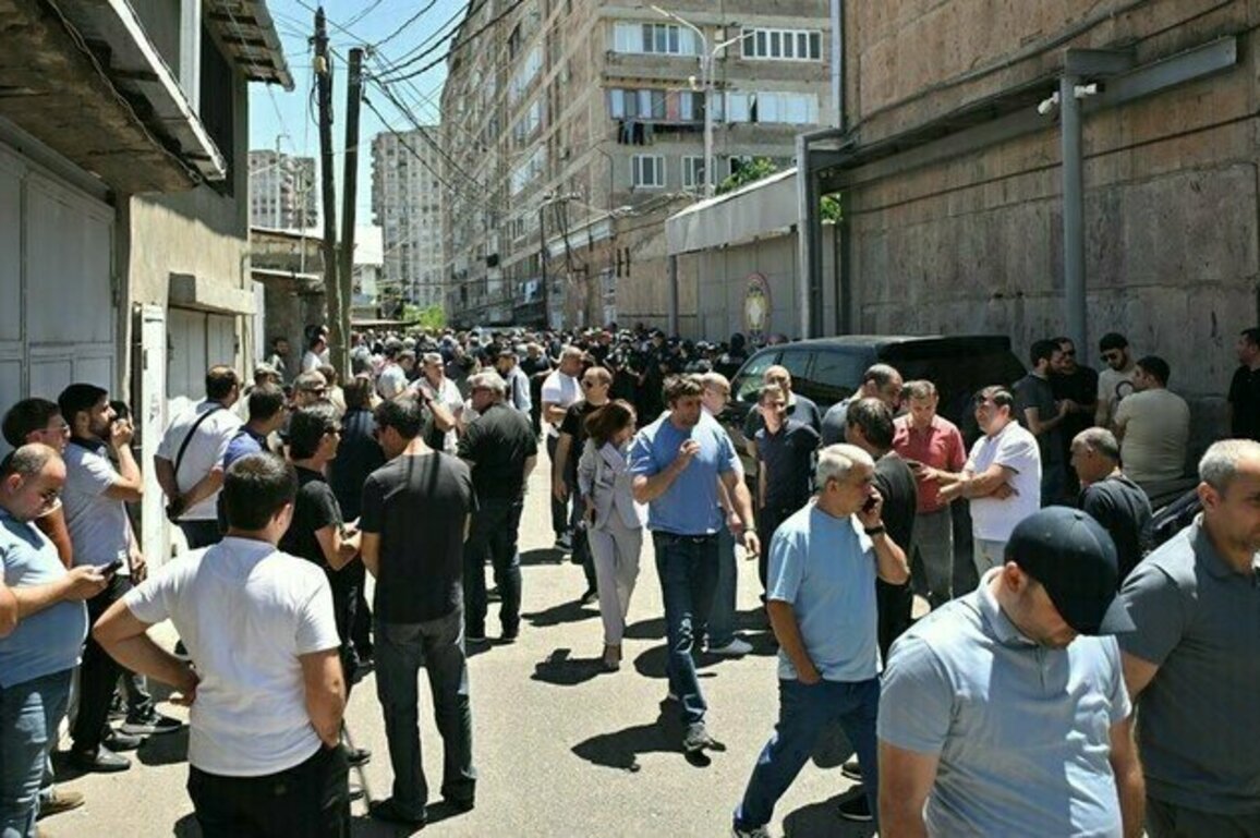 Armenians protest detention of Russian businessman 