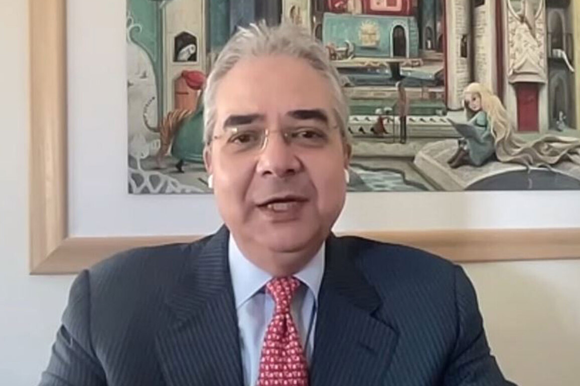 "There will be more supply, bargaining power": Economist Sfakianakis on impact of UAE's OPEC exit on Asian countries