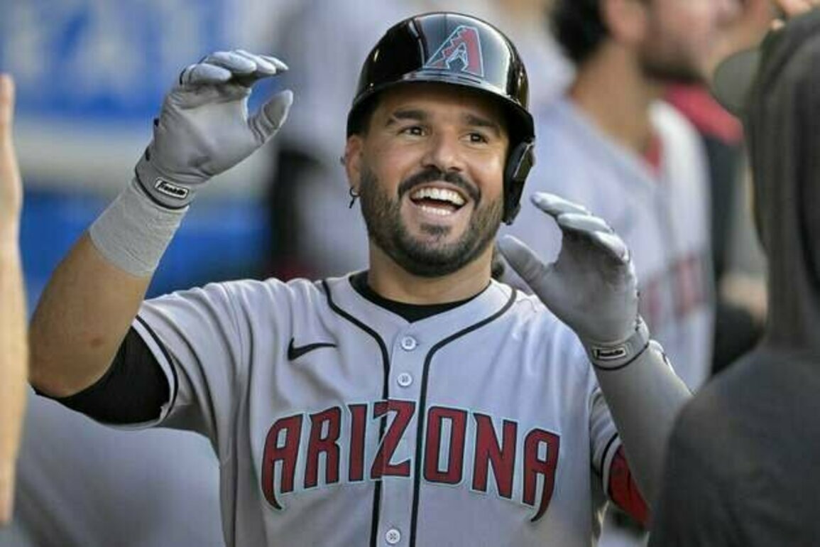 Diamondbacks seek sweep, return to .500 vs. struggling Cardinals