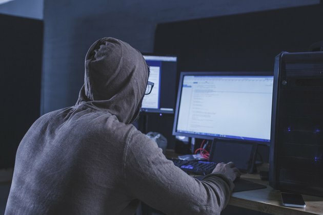 Twitter admits to being hacked