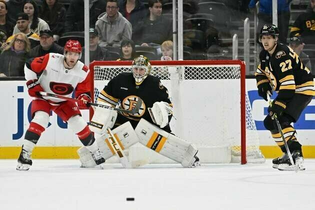 Suddenly surging Bruins and Islanders to clash again