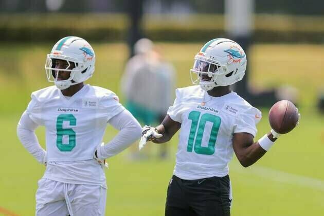 Dolphins WR Tyreek Hill focused on being 'better leader'
