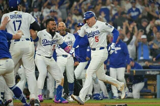 Freddie Freeman HR in 18th gives Dodgers 2-1 lead vs. Jays