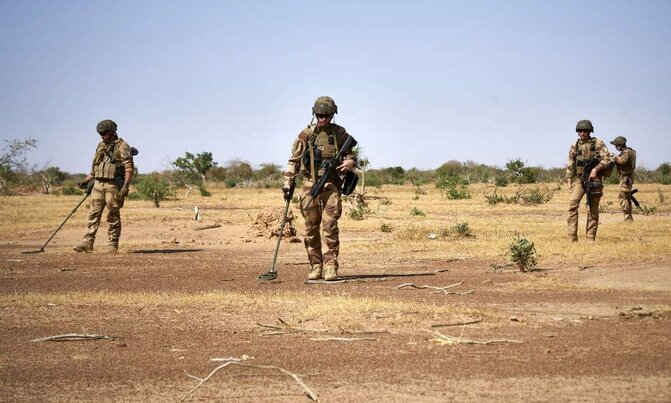 Gunmen attack Benin police post near Burkina border Gunmen attack Benin police post near Burkina border