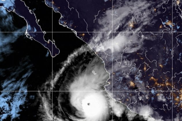 Category 4 Hurricane Orlene Heads for Mexico&#039;s Pacific Coast