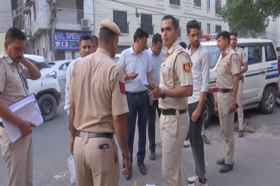 Delhi: One injured in firing in Karol Bagh, probe underway