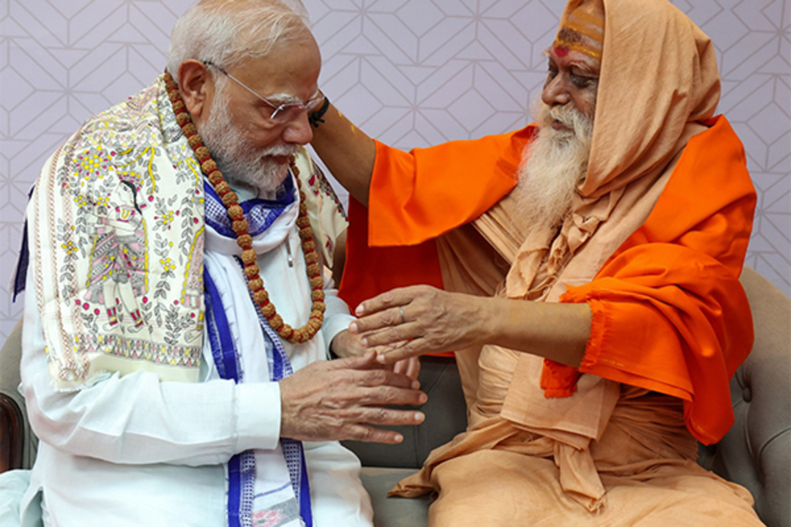 PM Modi meets Swami Shakti Sharananand Saraswati in Motihari, says his words imbued with spirituality