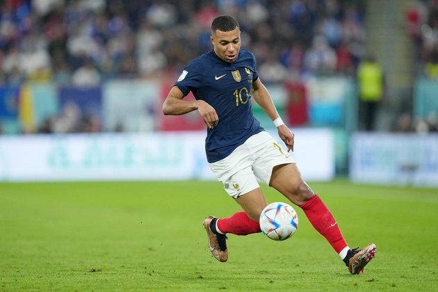 World Cup roundup: France, England advance to quarterfinal clash