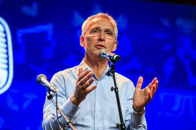 Ex-NATO boss calls to sacrifice health and education to fund Ukraine
