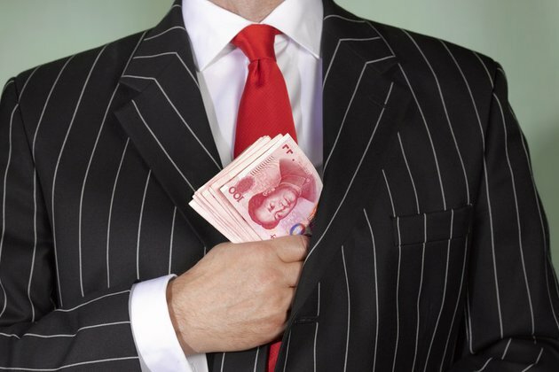 Yuan rises in ranks of top global currencies