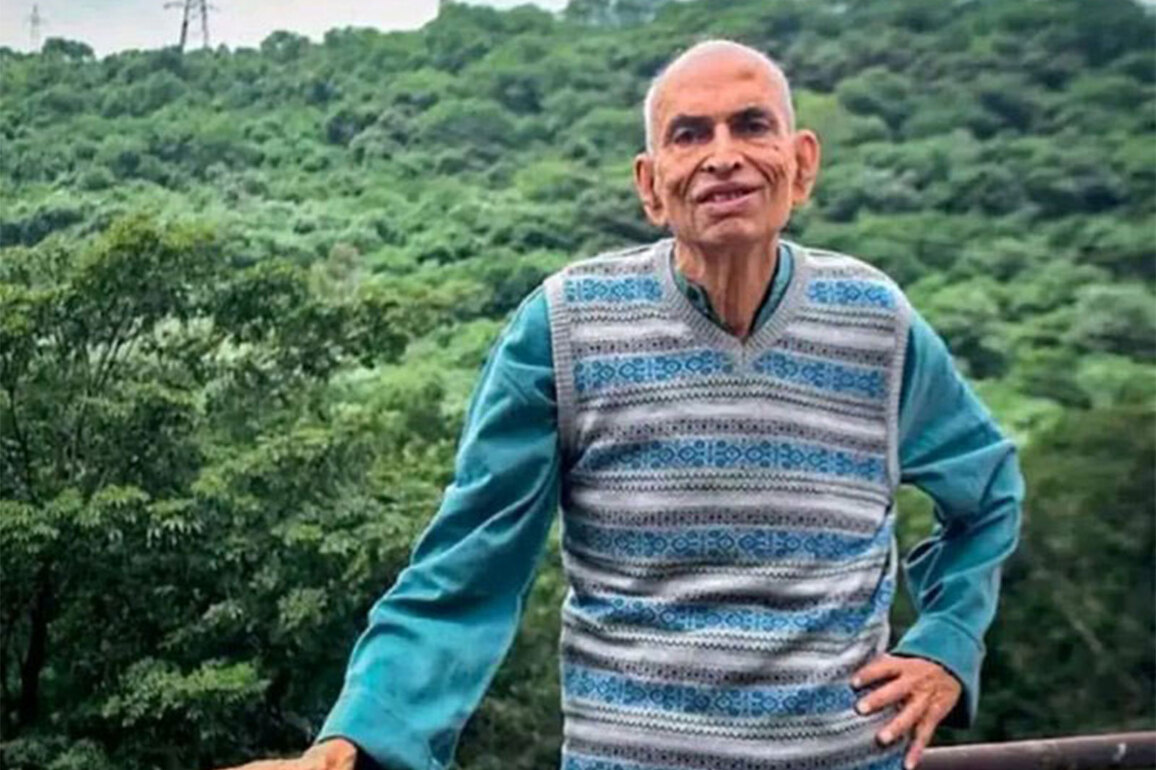 Kerala Chief Minister Pinarayi Vijayan pays tribute to Indian environmentalist Madhav Gadgil