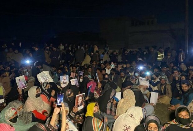 Turbat long march: Pak police harass Baloch protesters, block road; 20 detained