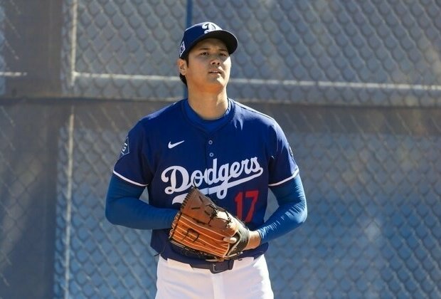 Dodgers star Shohei Ohtani to DH in spring debut Friday