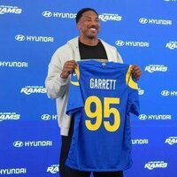 Reports: Rams rework Myles Garrett contract into pay raise for 2026
