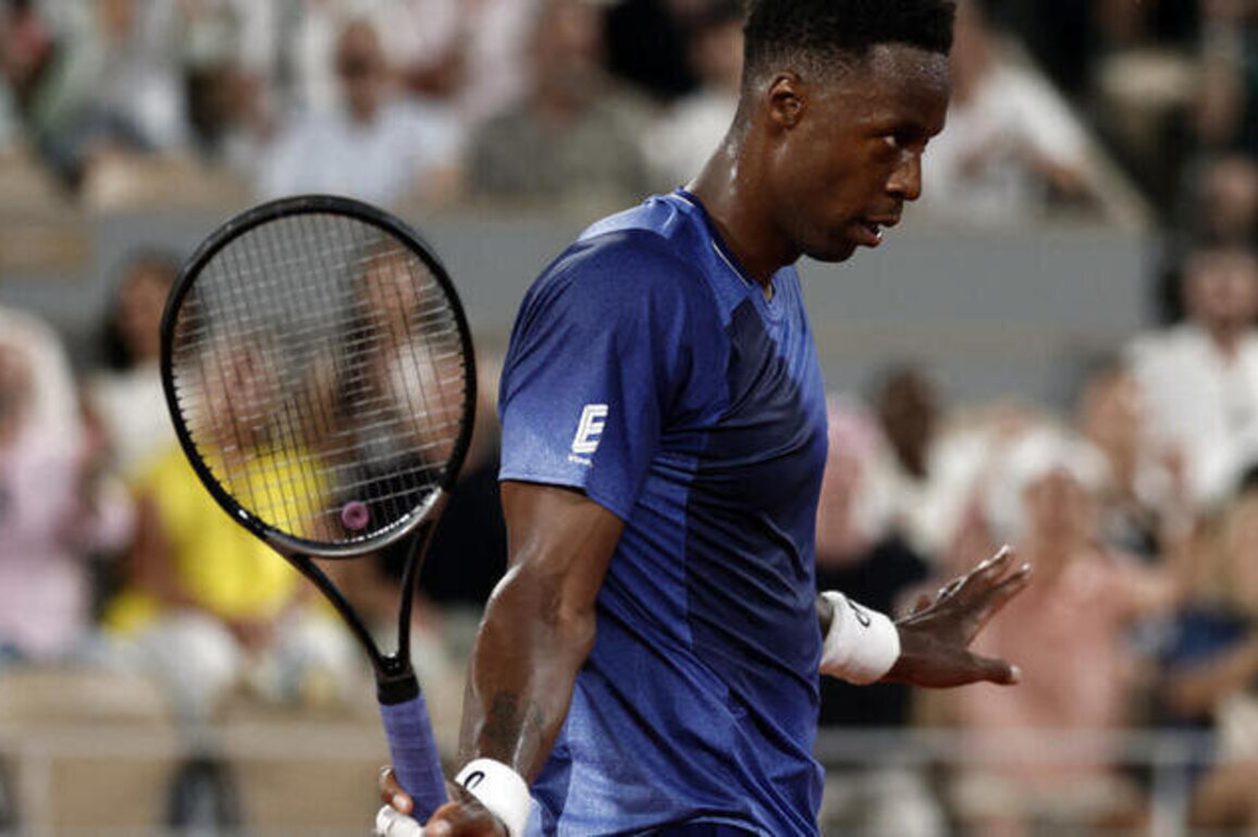 France's Monfils eliminated in first round for final French Open