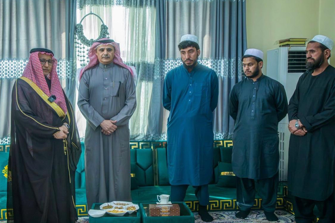 Afghanistan releases 3 Pakistani soldiers to Saudi officials on onset of Ramadan