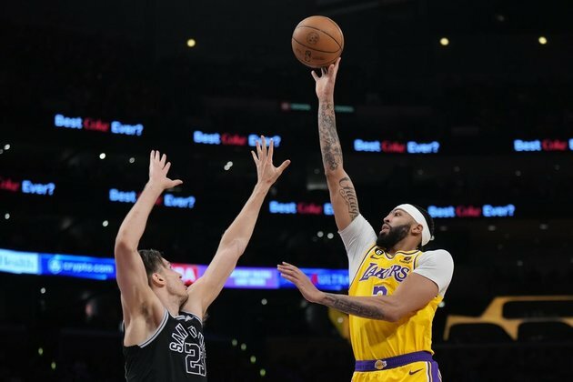 Anthony Davis adds to star power as Lakers visit Celtics