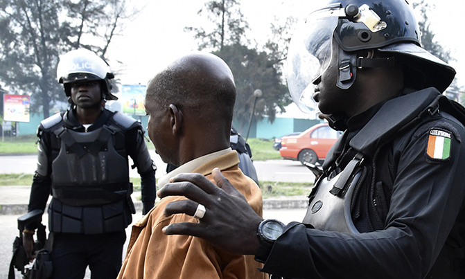 I.Coast arrests opponents of proposed constitution I.Coast arrests opponents of proposed constitution