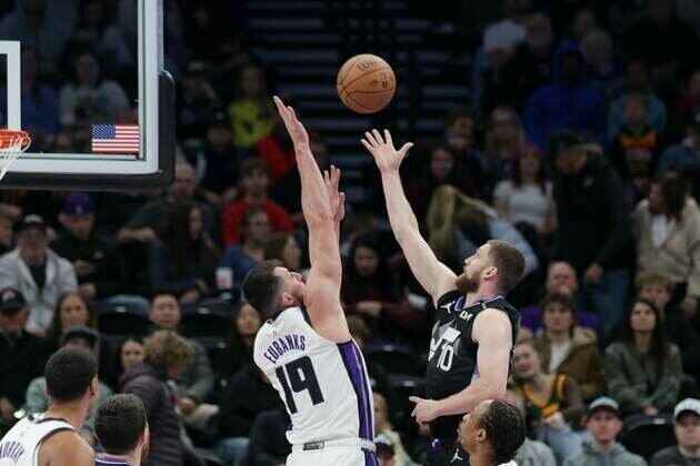 Jazz take down Kings to avoid winless showing in NBA Cup