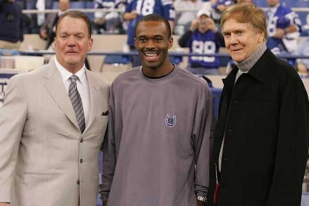 Colts Hall of Famer Raymond Berry dies