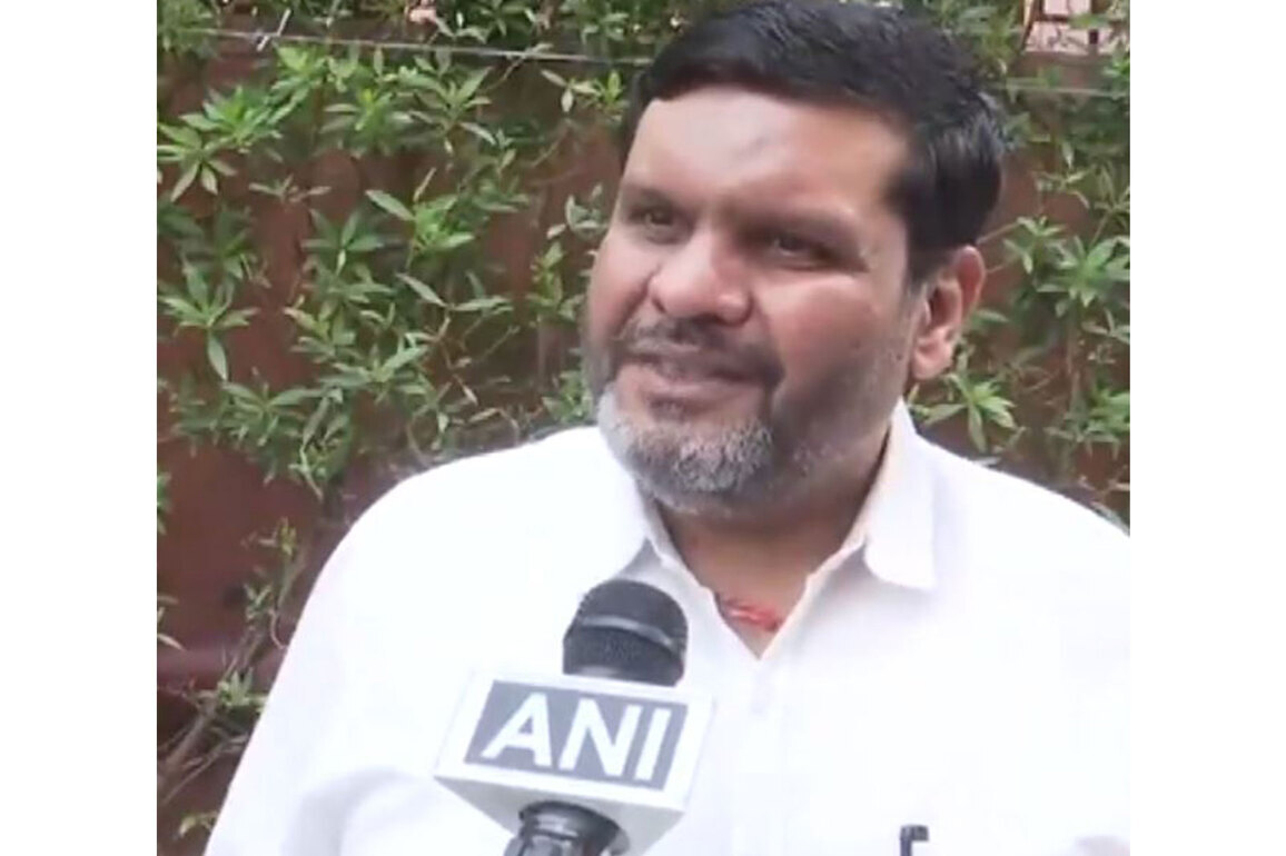 "Speaking according to script of Rahul Gandhi": BJP's Gourav Vallabh on Kharge's "terrorists" remarks on PM